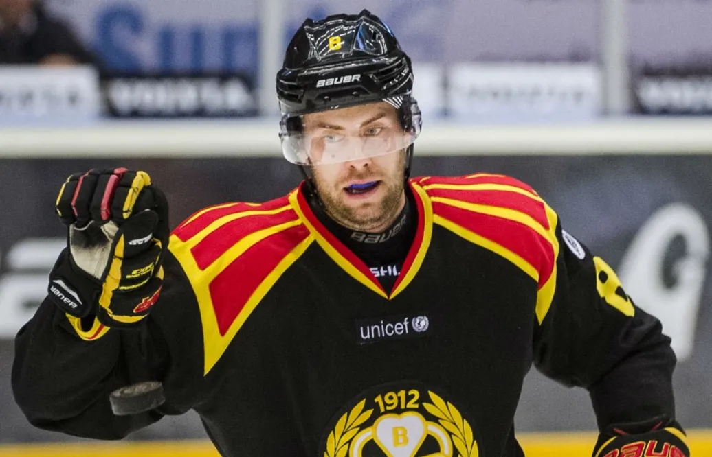 Brynäsbacken redo för spel – då hamnar prestigevärvningen på läktaren