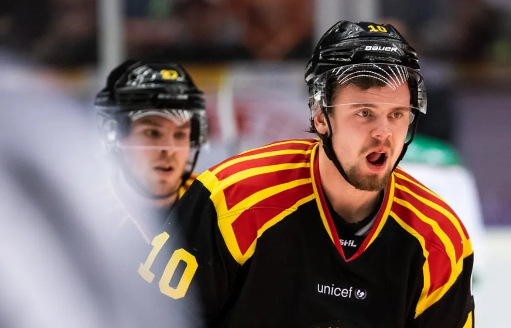 Efter hjärnskakningen – Brynäsbacken redo för comeback: ”Inte känt av något”