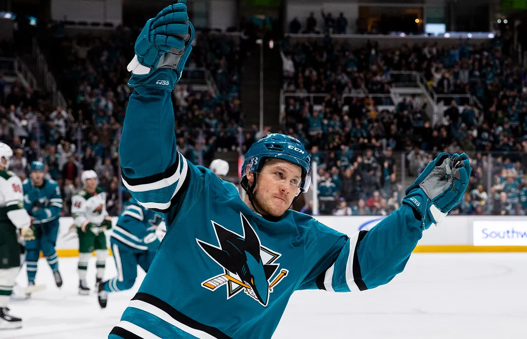 Jeff Skinner flyttar till Schweiz efter 1 110 NHL-matcher. 