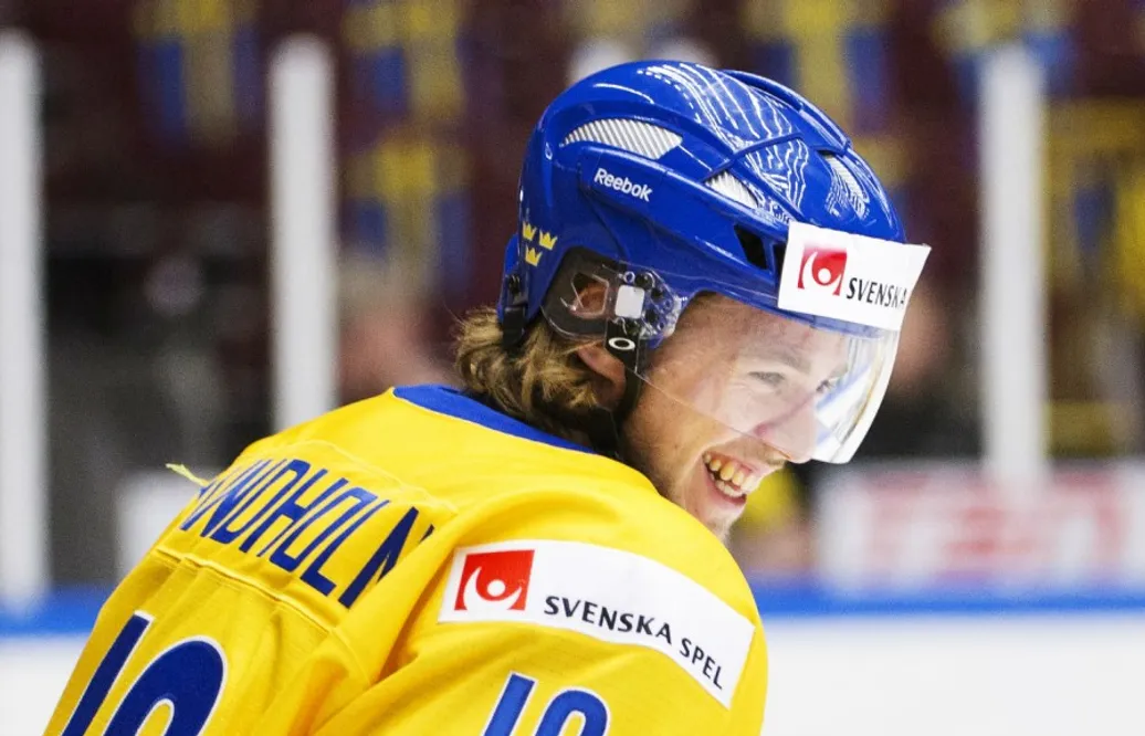 Elias Lindholm om debutsuccén i Tre Kronor: ”Var nästan för bra för att vara sant”