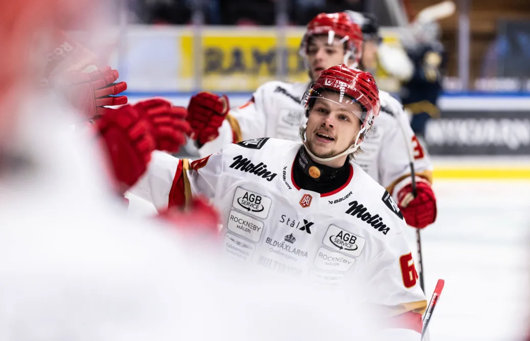 Profilen klev fram – presenterade sig i nya klubben