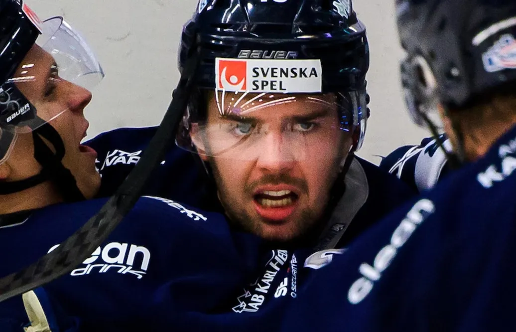 BIK Karlskoga avgjorde i sista perioden och vann mot AIK
