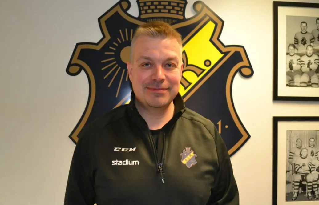 Fick sparken av AIK – kliver in hos konkurrenten