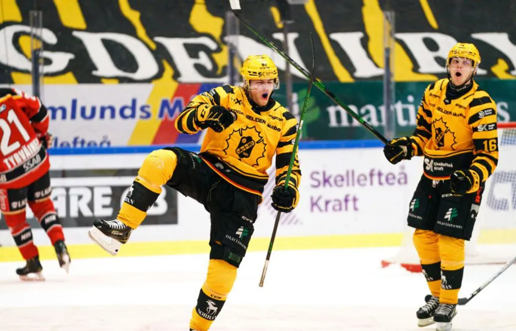 På väg ut redan igår - nu är Skellefteå i semifinal