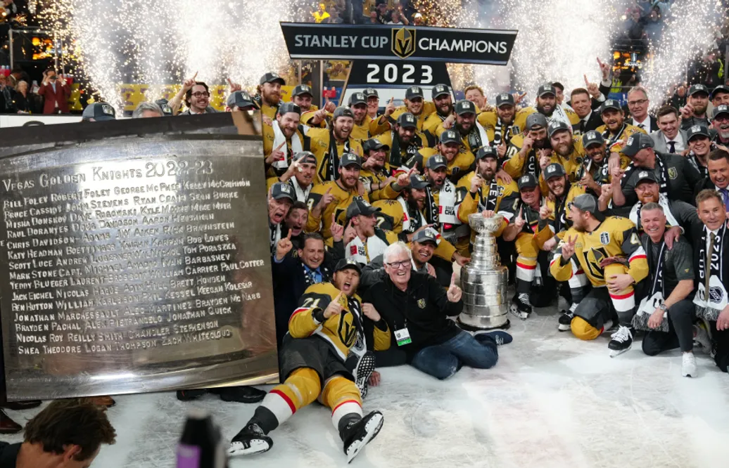 Vegas historiska – första lag att få namnen på bucklan innan sommarturnén