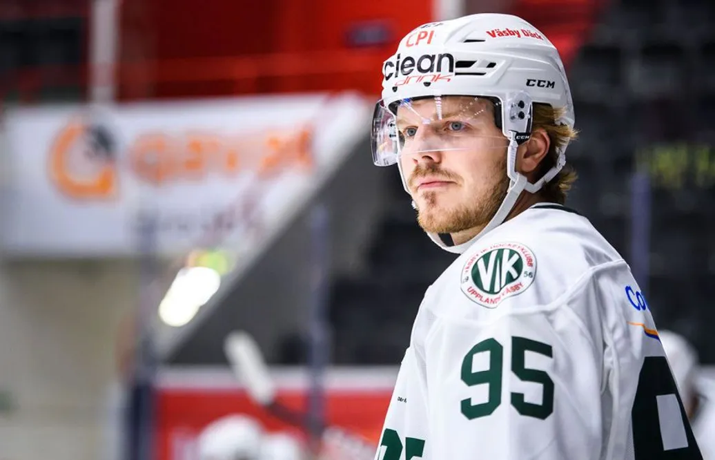 Sköt 15 mål för nykomlingen – blir kvar i Hockeyallsvenskan