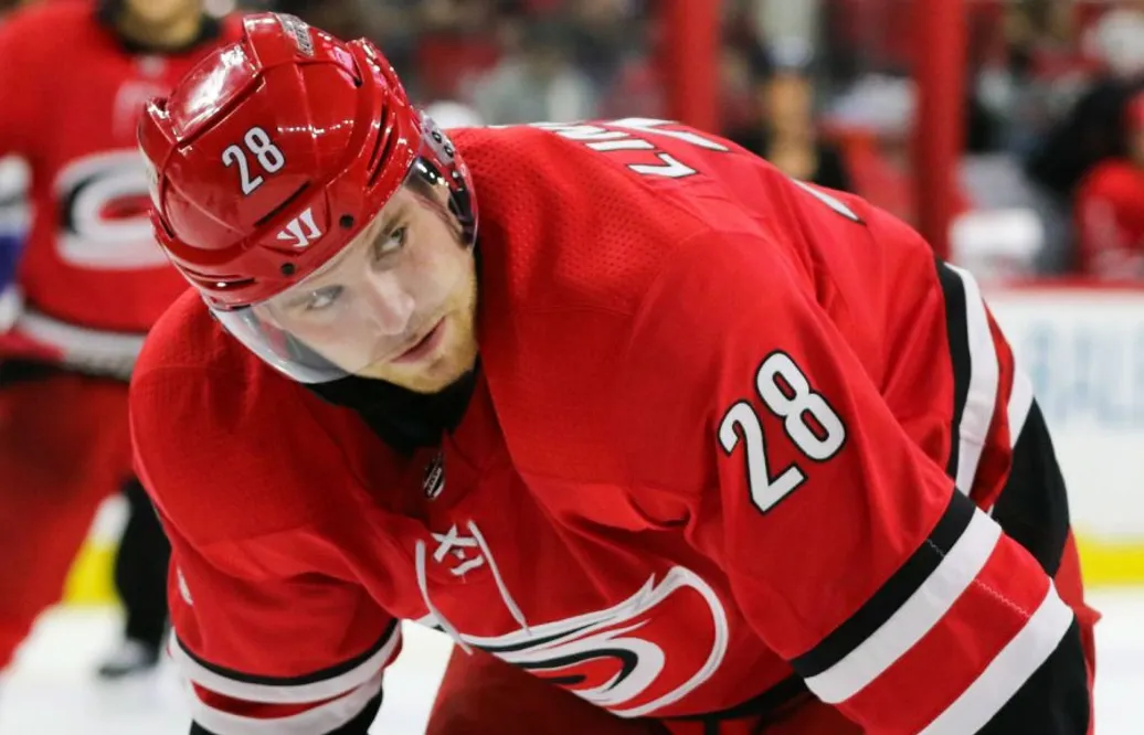 Elias Lindholm trejdad – återförenas med tidigare coachen