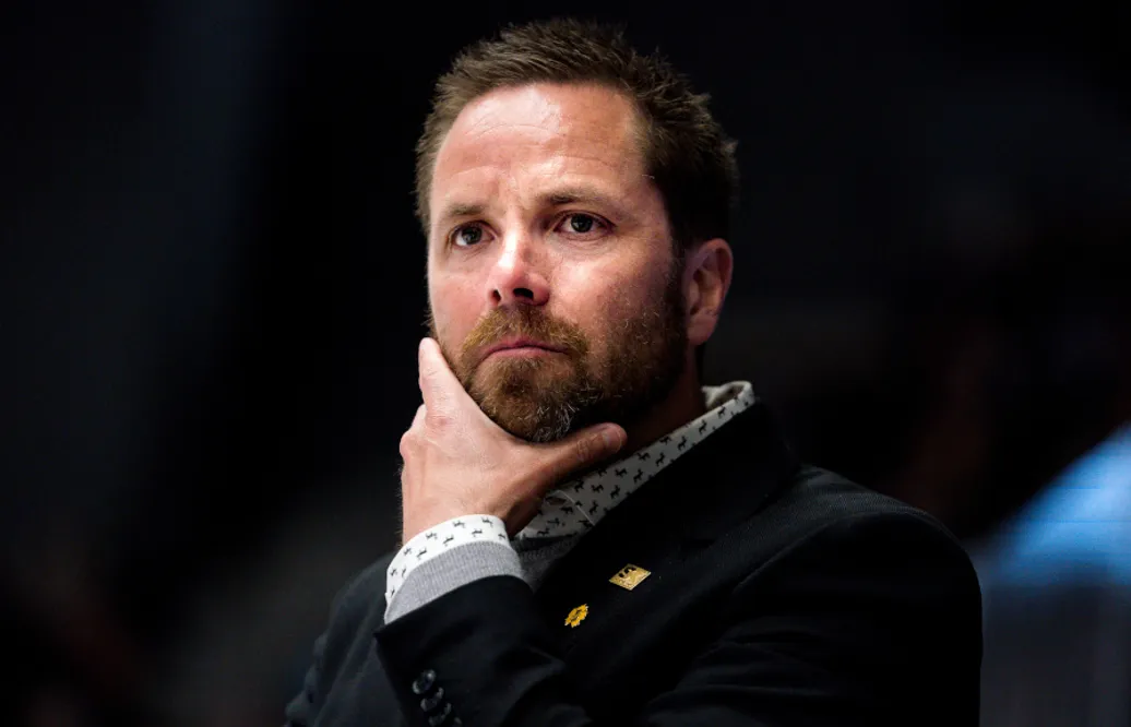 "Ska SHL-tränarna tjäna som de som spelar i fjärdefemman?"