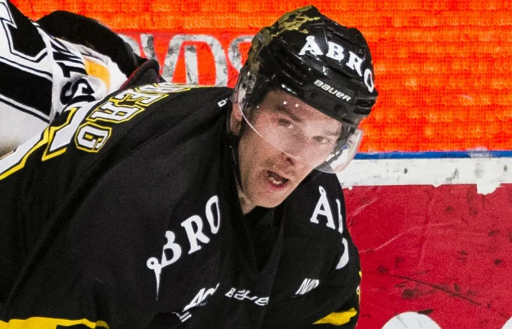 AIK fyller på truppen – värvar en och förlänger med två