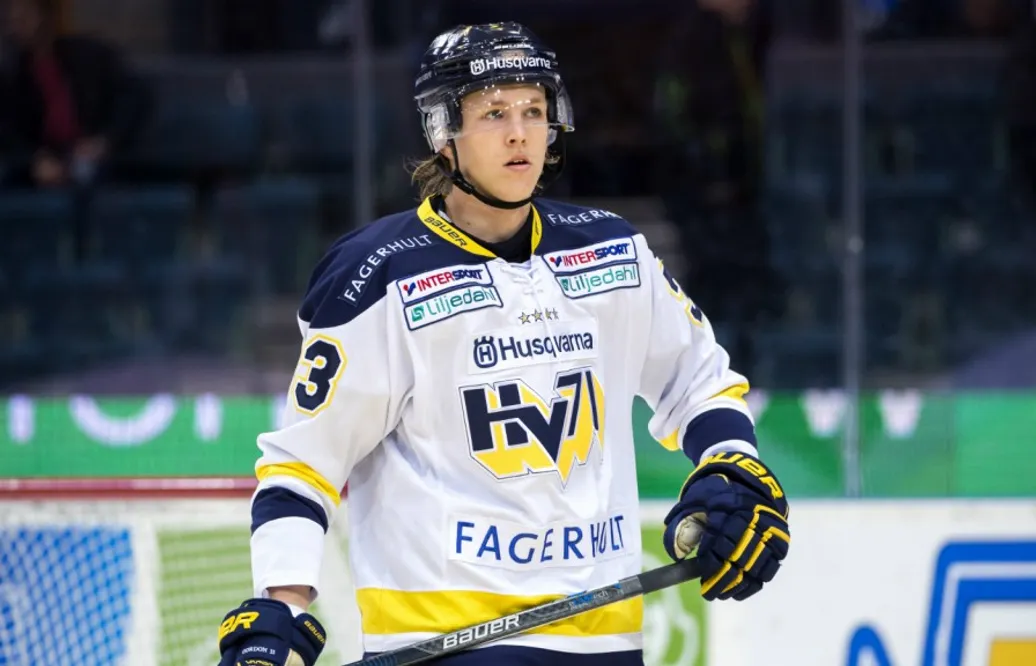 Nobbades från JVM i fjol – nu tar stjärnskottet SHL med storm