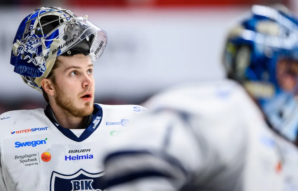Marcus Hellgren-Smed förlänger med BIK Karlskoga