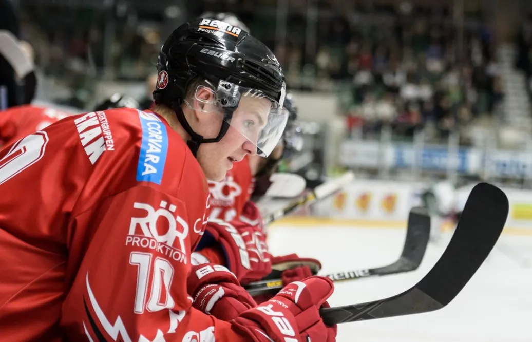 Hästen-spelaren får lång avstängning för huvudtackling