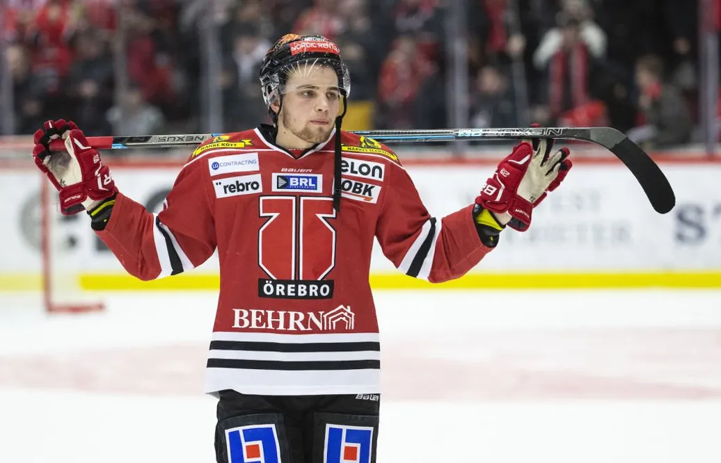 Örebrospelare förd till sjukhus