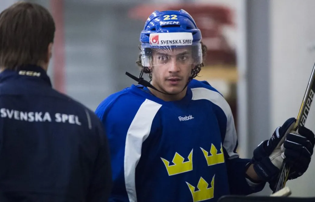 Håller SHL-dörren öppen – men… ”Lutar mer åt KHL”