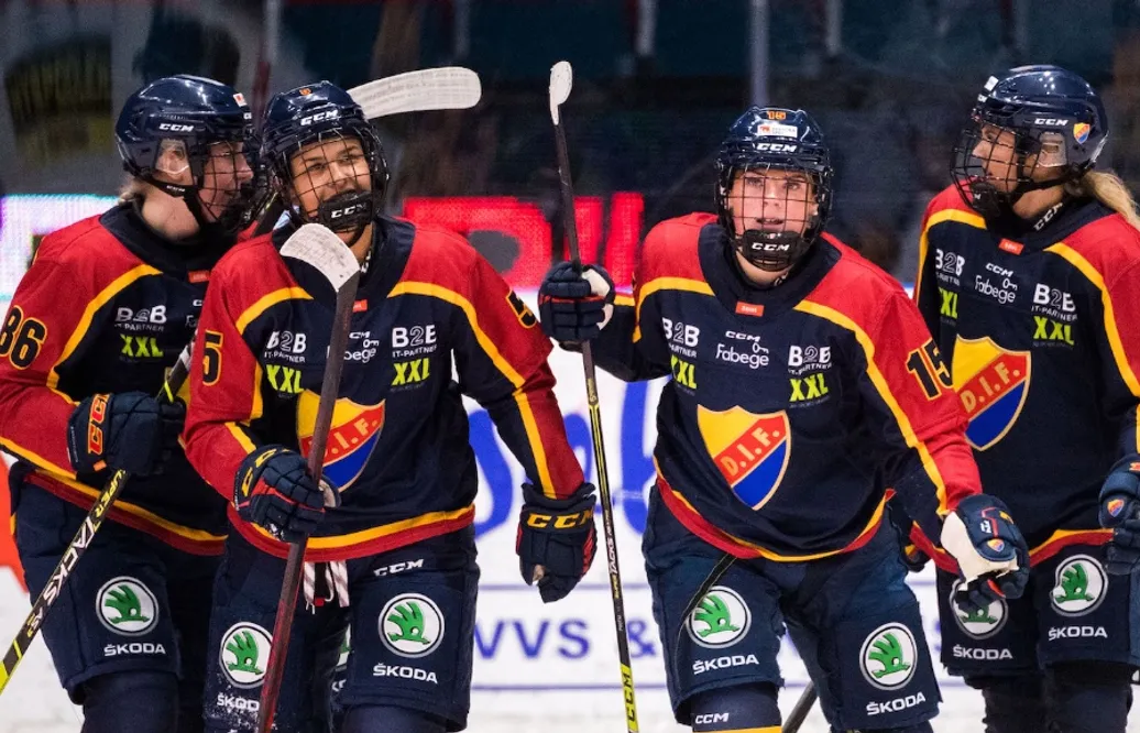 Lova Blom förlänger med Djurgårdens IF till 2024