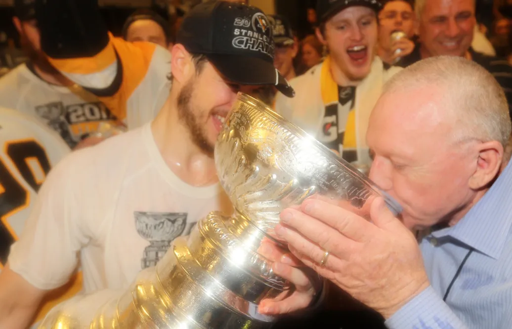 Jim Rutherford förlänger med Vancouver Canucks