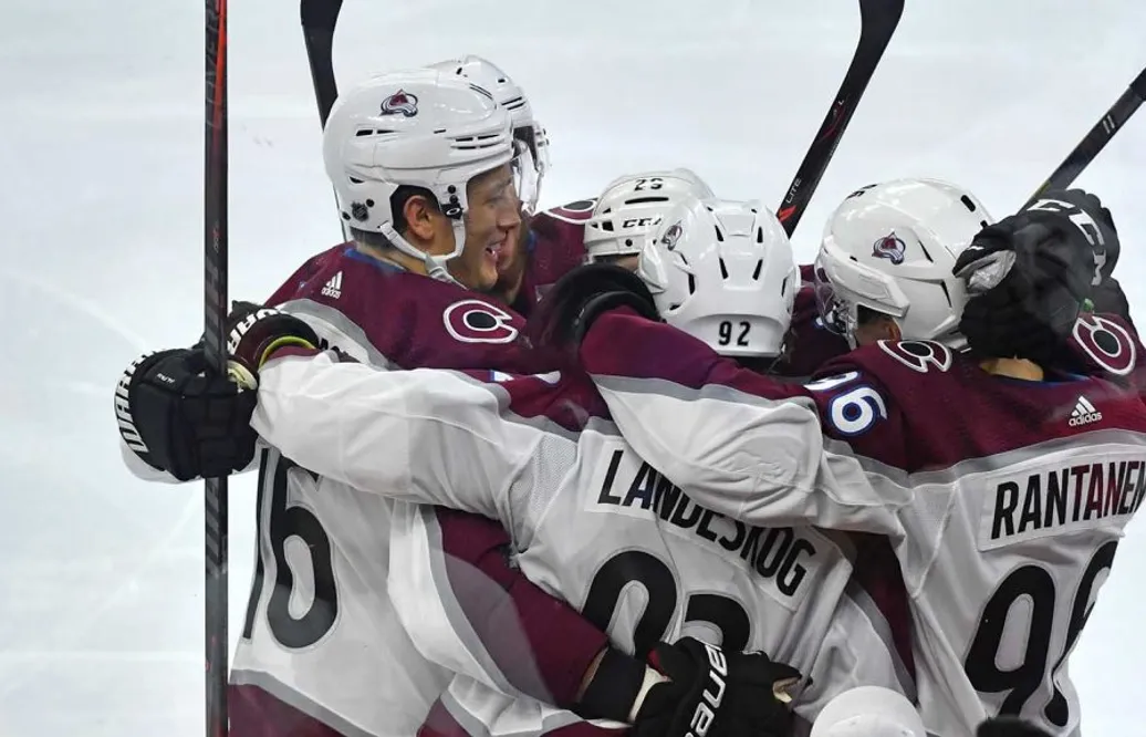 Duon bäst i klubbens historia – Landeskog nätade igen