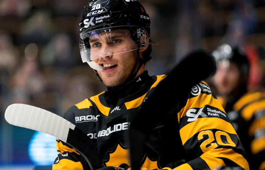 Roland McKeown kallas upp av Nashville Predators