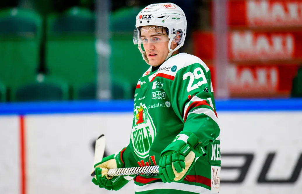 HV71 plockar ännu en forward