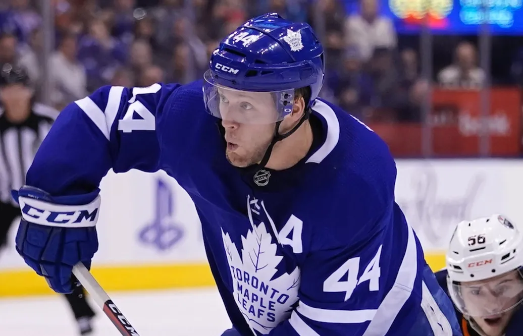 Toronto skriver jättekontrakt med stjärnbacken – stannar i åtta år