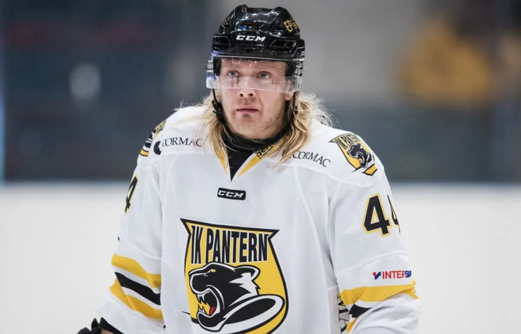 Pantern åkte hiss – hattrick av Olle Liss