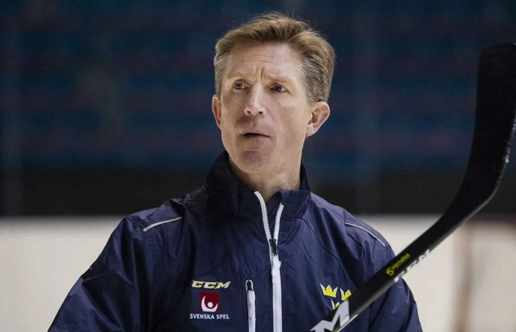 Sparkad NHL-coach på is med Tre Kronor: ”En chans att lära mig något nytt”