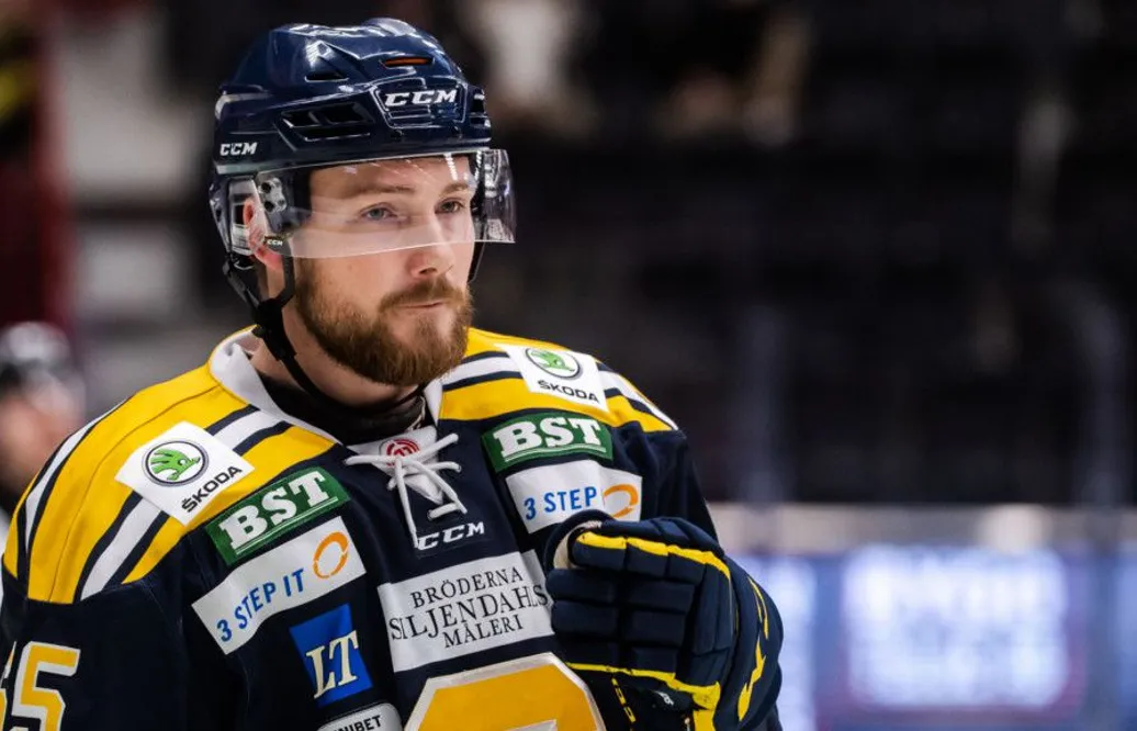 Nyförvärvet lämnar – efter nio matcher