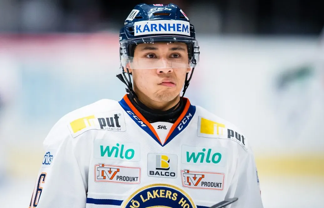 Vägrade gå ned i lön - tvingas lämna