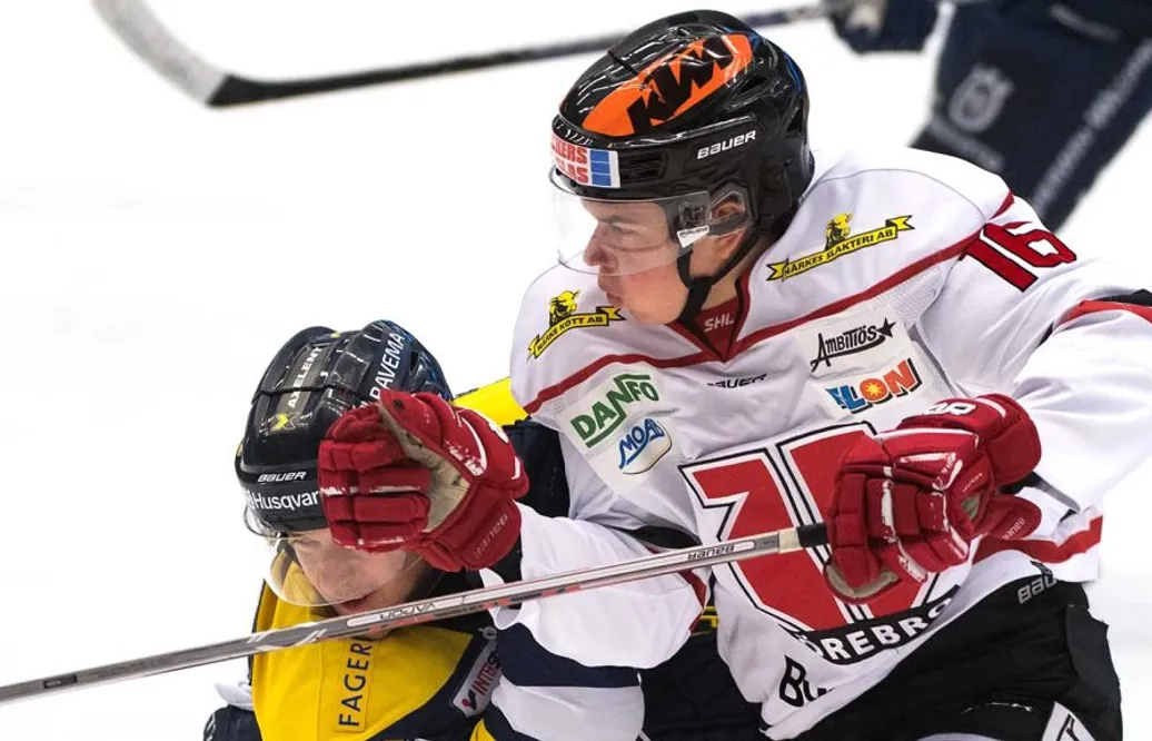 SHL-debuterade under säsongen – nu stannar backen