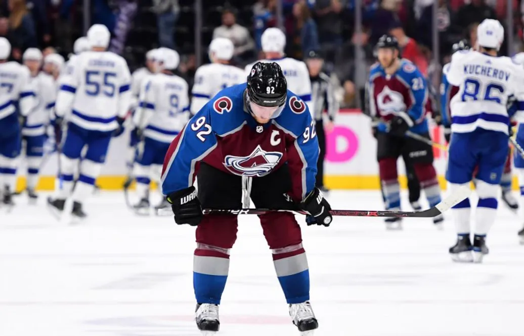 Landeskog nätar – sen ändrar sig domaren