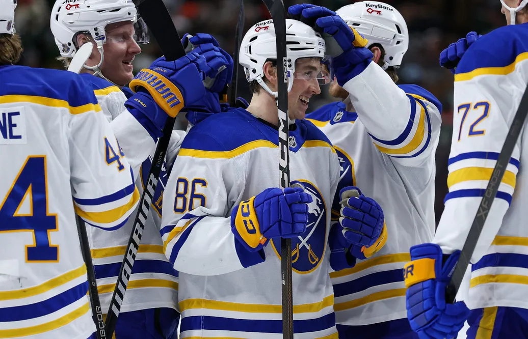 Svenske löftet kallades upp till NHL – blev målskytt direkt