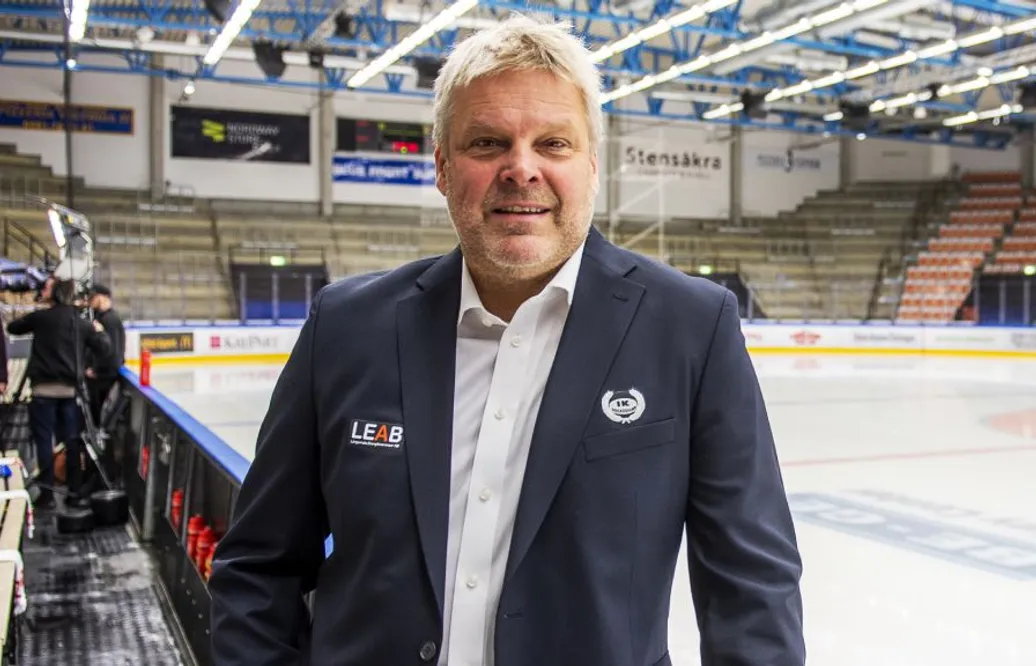 SHL-klubben förlänger med sportchefen