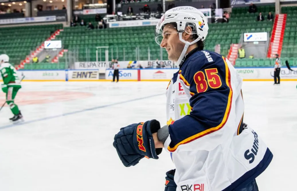 Lämnade Djurgården – nu lämnar VM-centern även SHL