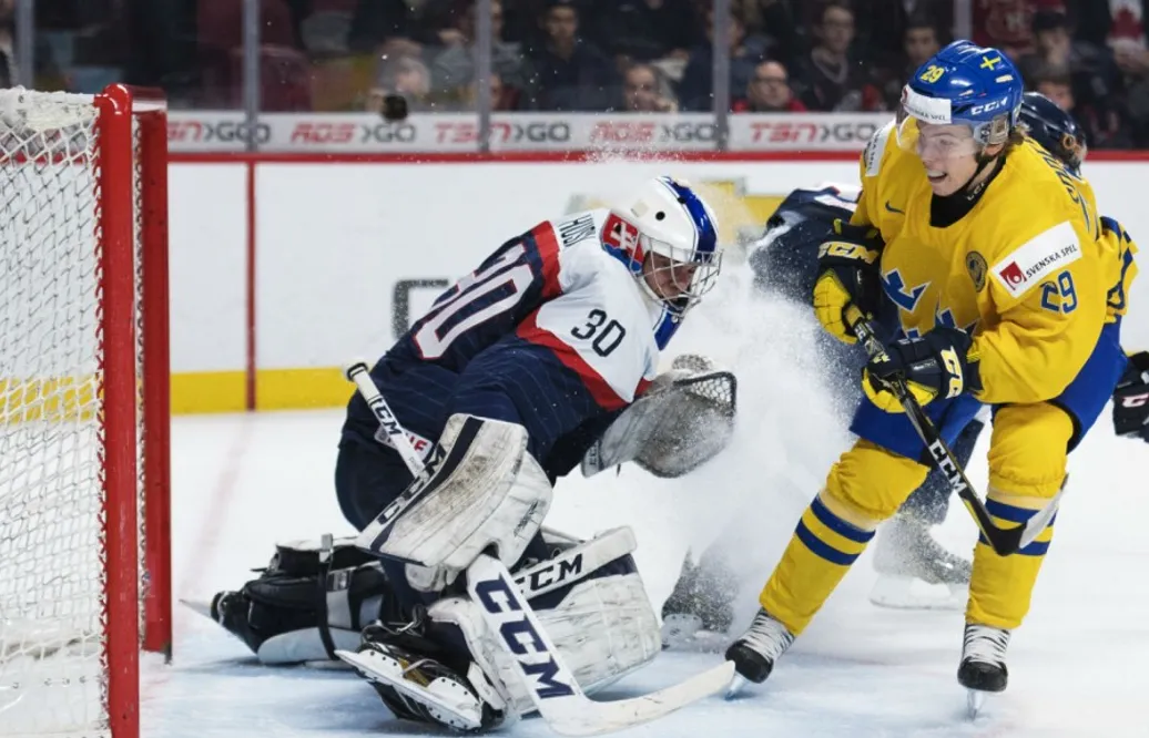 Juniorkronorna gick på knock – klara för elfte raka JVM-semifinalen