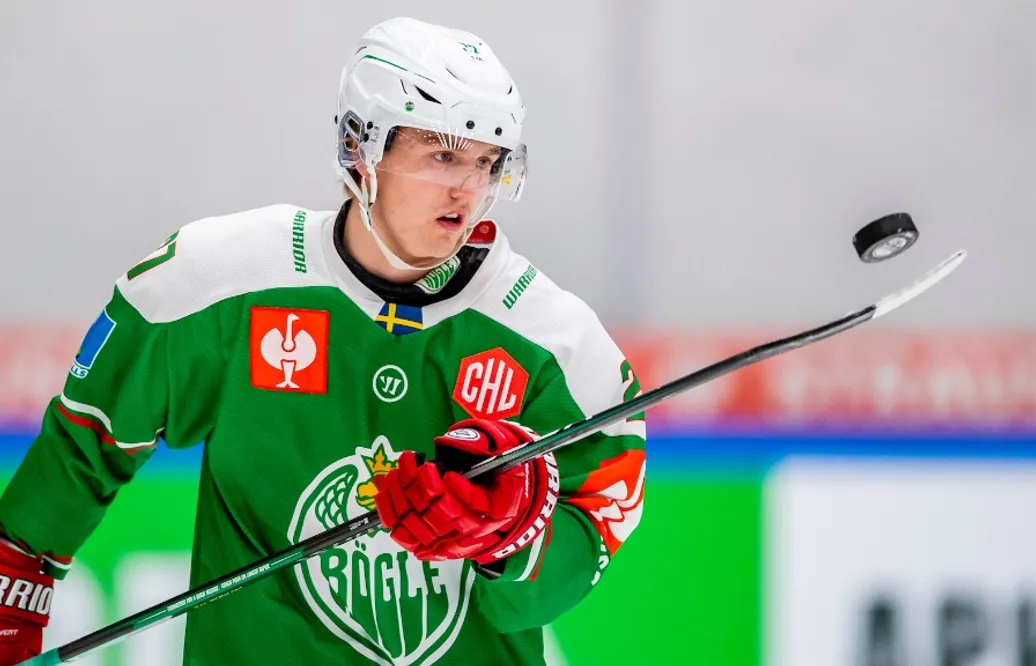 Linus Sjödin förlänger kontraktet i Rögle BK