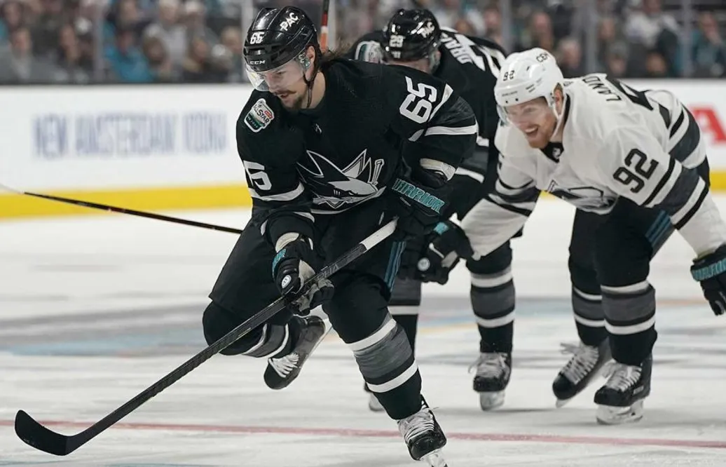 Karlsson dubbel målskytt på hemmaplan – då stal Landeskog showen