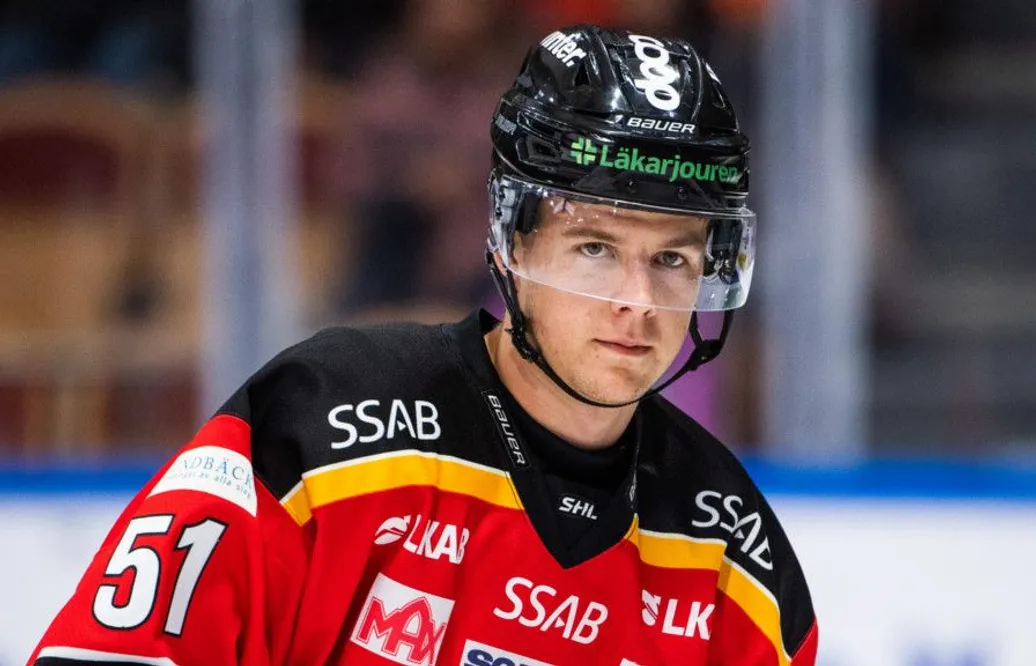 Hyllar svensktalangen - efter trejden