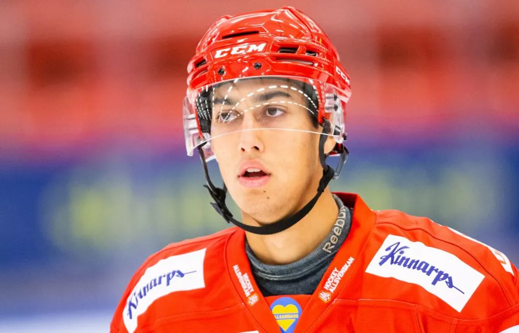Almtuna förlänger med forwardstalangen