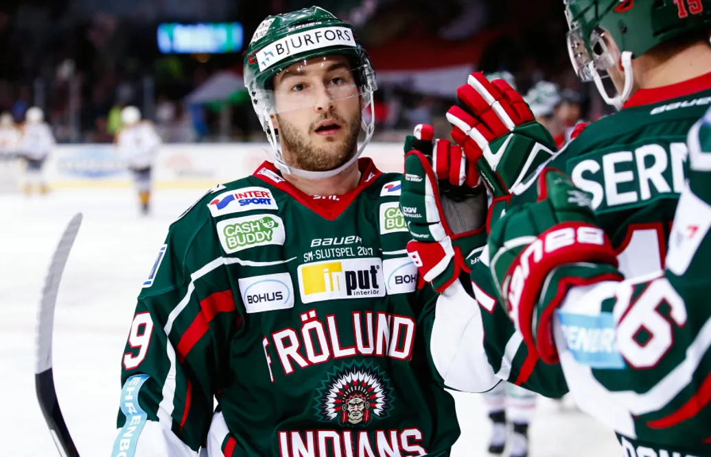 Casey Wellman avslutar hockeykarriären