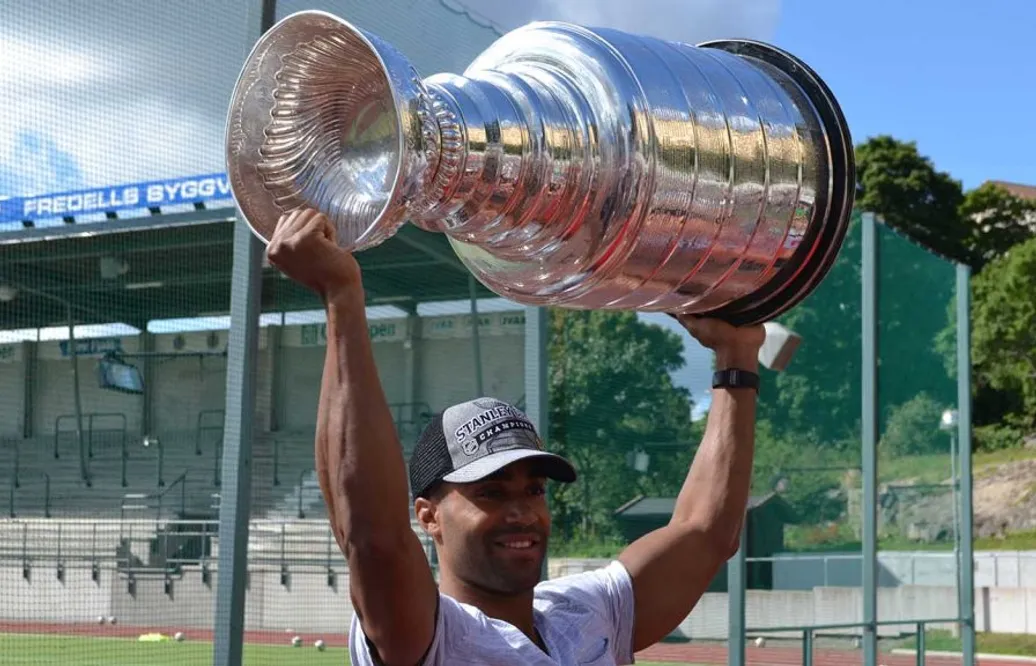 Johnny Oduya gör comeback – i Asien: ”Brinner för att hjälpa oss”