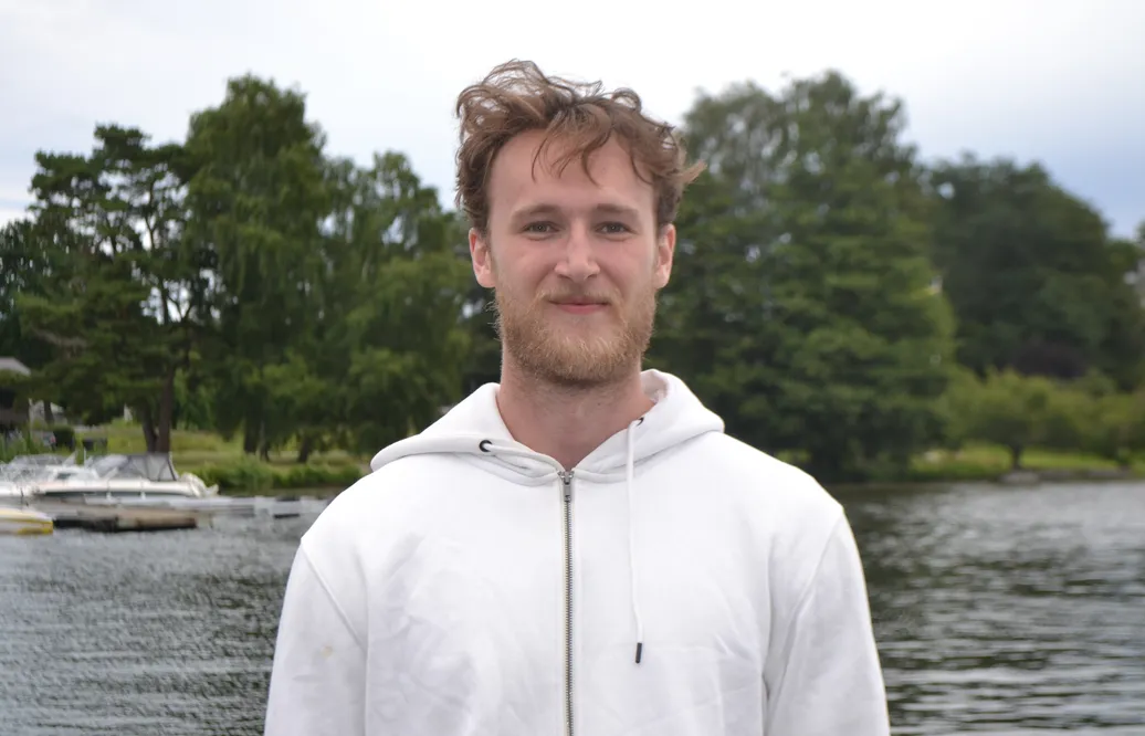 Dennis Hildeby är hemma i Stockholm över sommaren.
