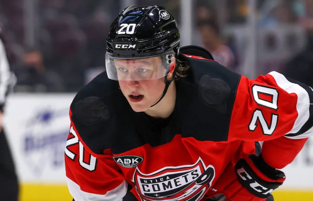 Fabian Zetterlund hyllas av Utica Comets-tränaren