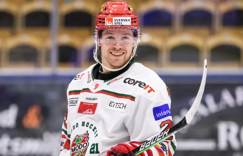Mikkel Aagaard förlänger med MoDo