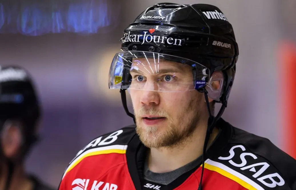 Profilvärvningen missar försäsongen – och SHL-premiären