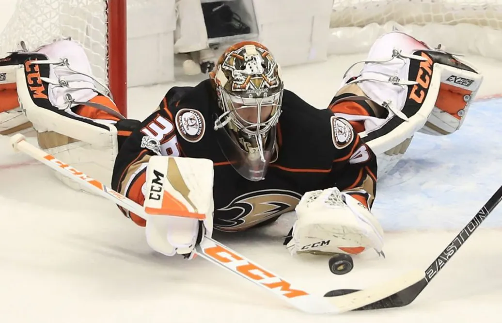 ANAHEIM: Några extra räddningar från en Stanley Cup