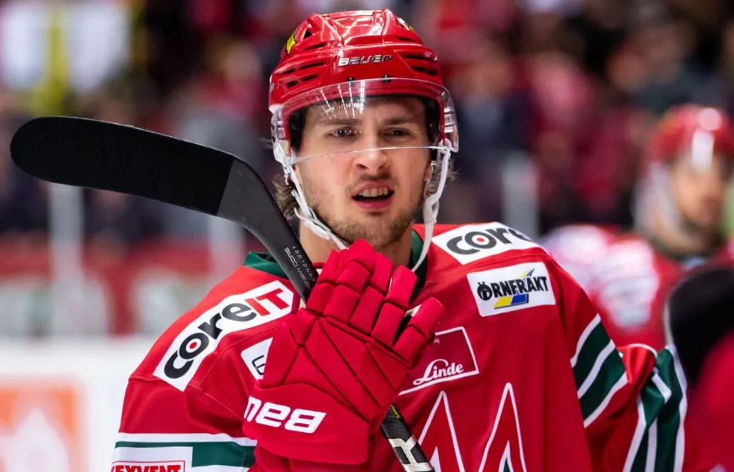 KLART: De värvar VM-forwarden