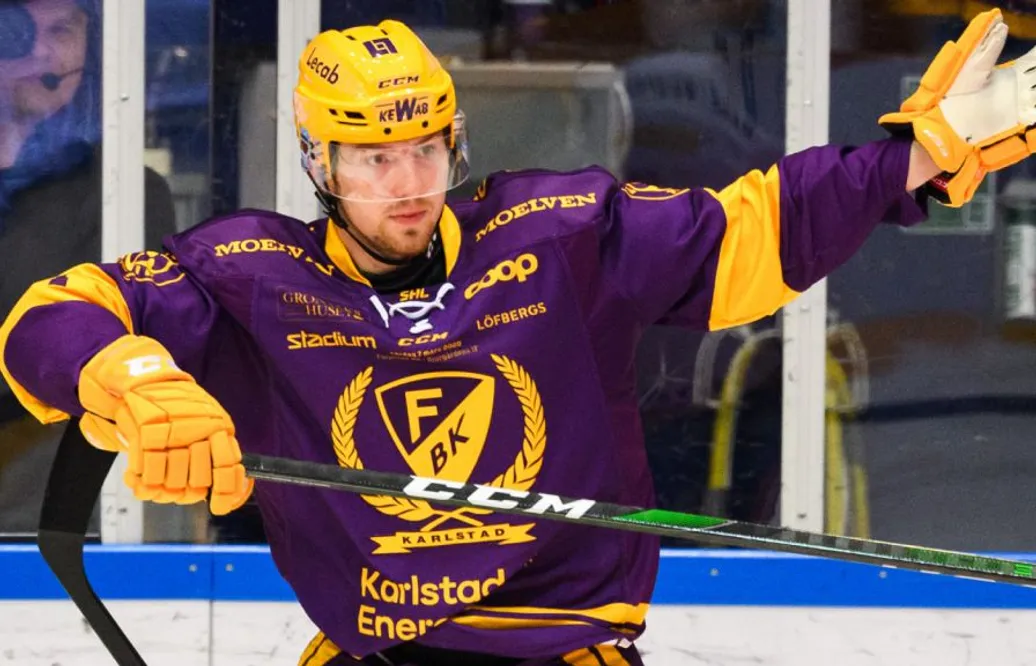 Lämnade Färjestad – klar för ny klubb