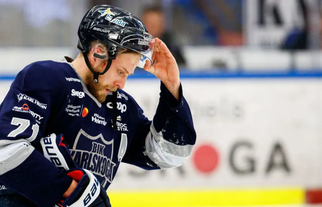 Gör sig av med trotjänaren - efter tolv säsonger