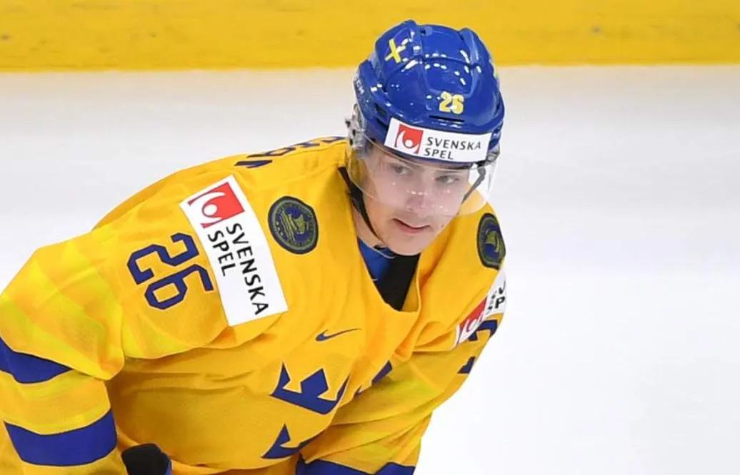 Alex Brännstam får hoppa in som forward för Vita Hästen