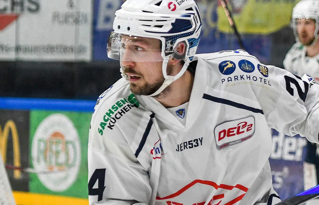Simon Karlsson förlänger - stannar i Tyskland: "Väldigt bekväma"